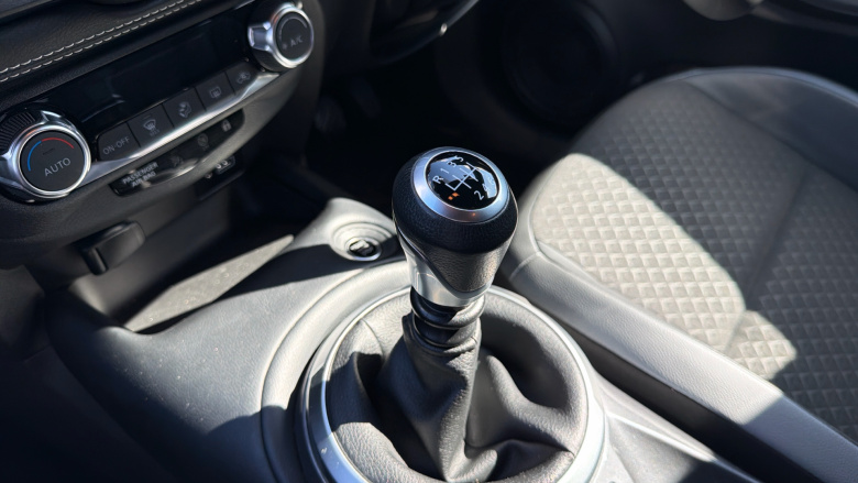 Nissan Juke 1.0 DiG-T 114 N-Connecta 5dr Petrol Hatchback